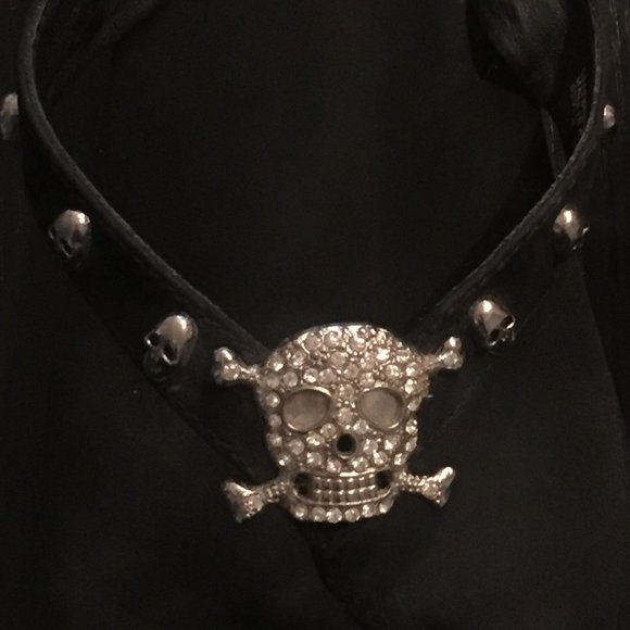 yellow box skull flip flops